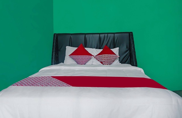 OYO 92377 Wisma Melyro Syariah Near Yamaha - Thamrin Brothers Cabang Muara Dua