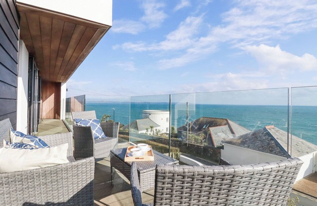 OYSTERCATCHER, pet friendly, luxury holiday cottage in Mevagissey