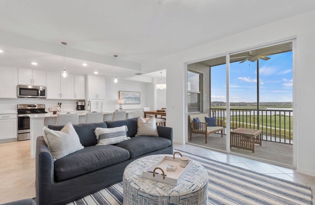 Panoramic Golf Views on Double Eagle Circle