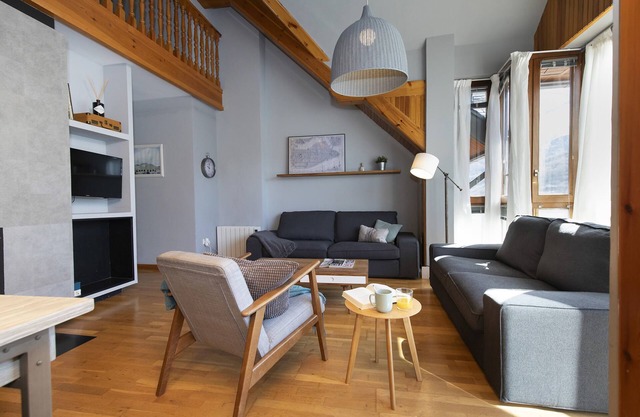 Pao Penthouse by BeValle