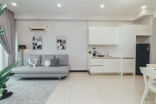 Paragon Residence The Modish 3BR7pax Balcony by Our Stay