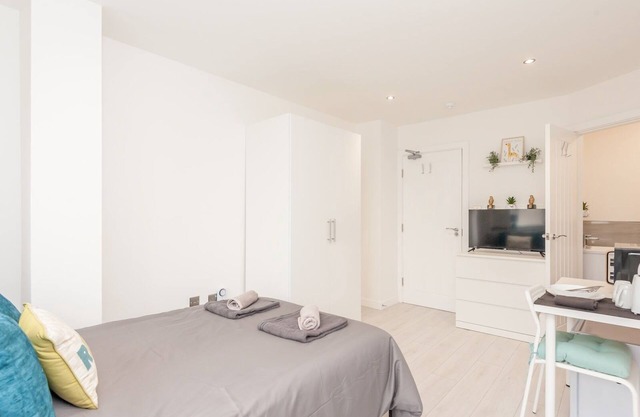 Pass the Keys | Burnley Central Hub Couples Choice