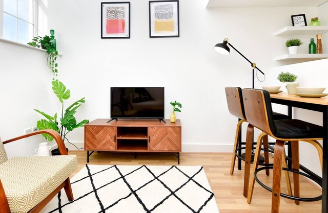 Pass the Keys | The Bay Boutique-1 bed loft apartment with parking