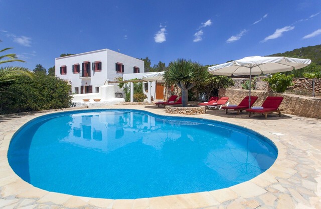 Pau de Baix typical house of Ibiza area Santa Ines private pool