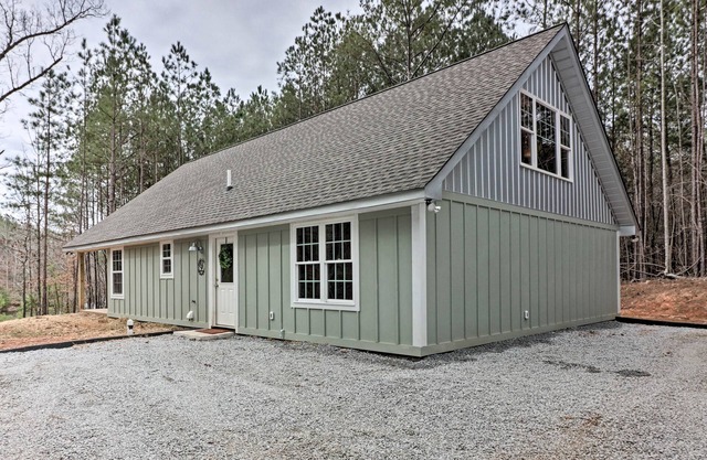 Peaceful Family Cabin on 10 Acres w/Game Room!