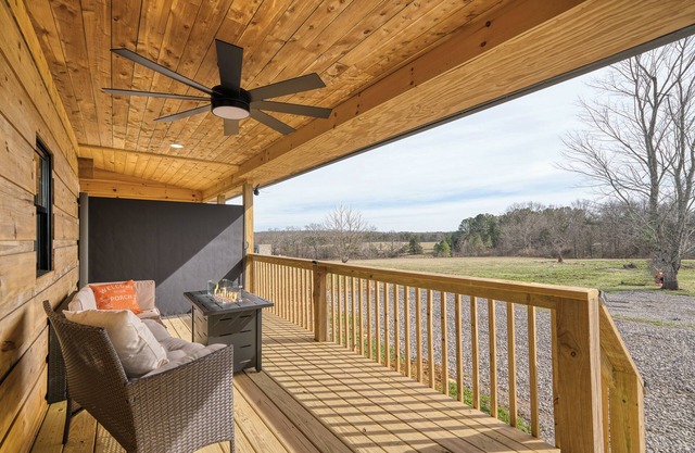 Peaceful Retreat 1 bedroom full kitchen Only 15 min from town Crossville