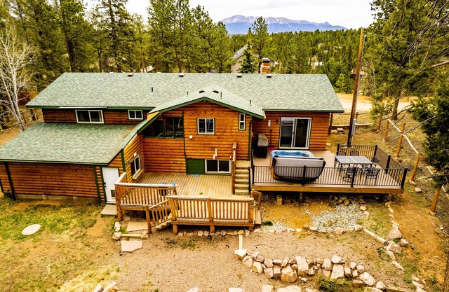 Peakview Cabin - Mountain Getaway to Pikes Peak