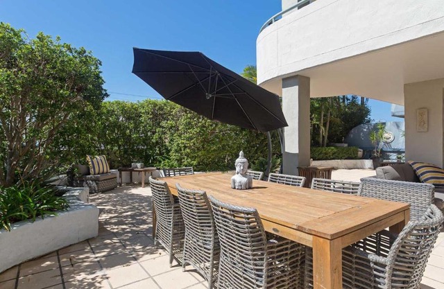 Peninsula Waters 1 Aircon pool and massive outdoor area