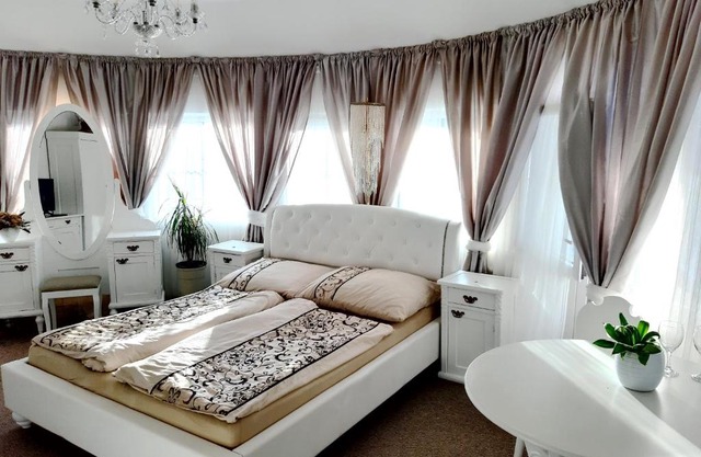 Penzion a Restaurace Belveder Romantico, Mini-zoo, Free parking