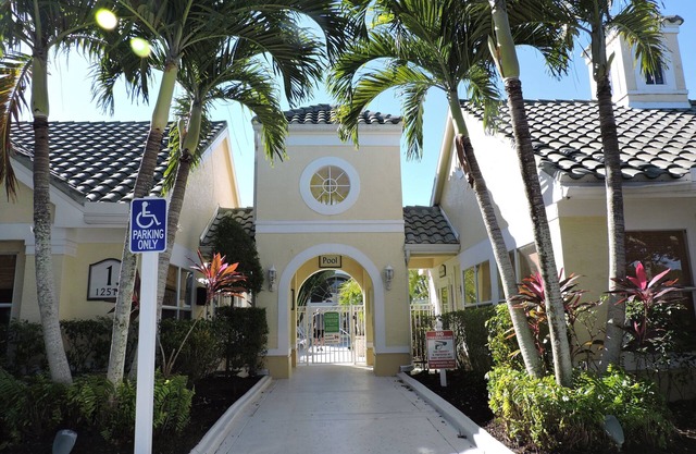 Perfect for family and friends; Fully Renovated, 2 Master Suites