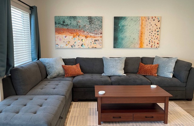 Pet Friendly 3 br/2.5 bath, Single Family Home with Private Yard, Community Park