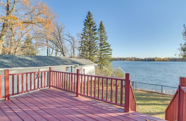 Pet-Friendly Cabin on Star Lake: Fire Pit & Grill!