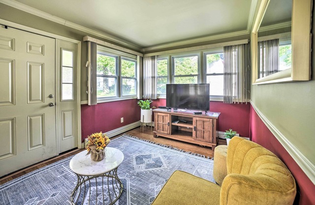 Pet-friendly Latham Retreat ~ 7 Mi to Albany!