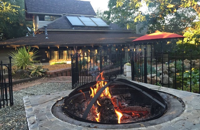 Petaluma Koi Pond Retreat . very relaxing and close to wine country.