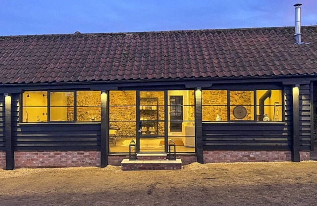 Petite Barn - Two Bedroom Villa, Sleeps 4