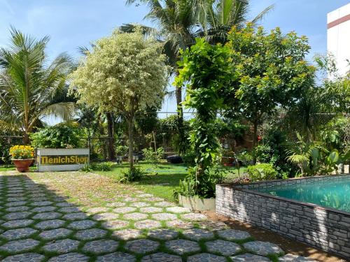 Phòng View sân vườn-hồ bơi