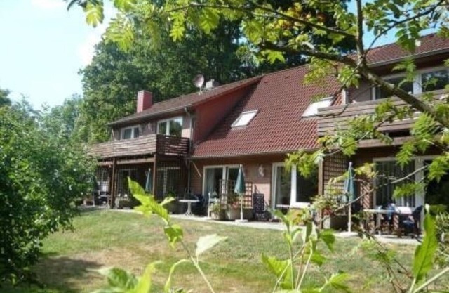 Picturesque farm in the Lüneburg Heath, holiday apartment, pony rides