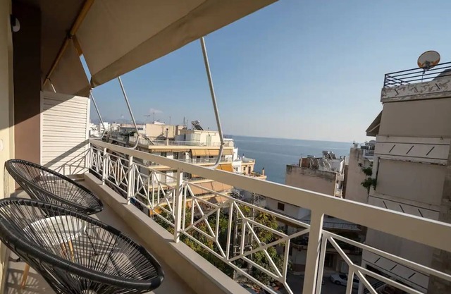 Piraeus Cozy Apartment for 4 Persons