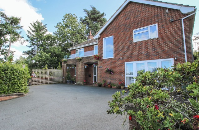 PLUM HILL STUDIO, with a garden in Oswestry