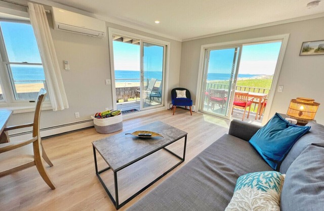 Plum Island Beachhead: Beachfront & Views! Condo