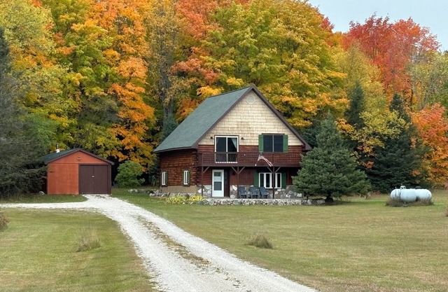 Pond Island Lodge, ORV/Snowmobile trail access from driveway