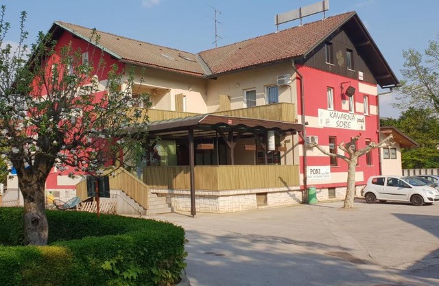 PONI NAKLO - Sobe Marinšek