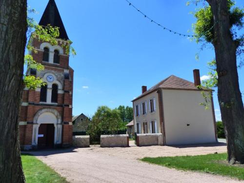 Presbytère XIXe en village, parfait pour familles - FR-1-489-416