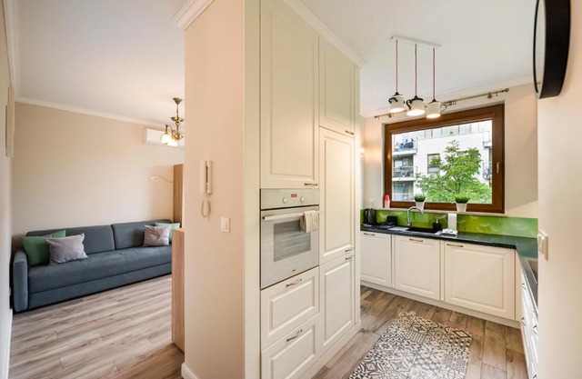 Prestige Verdant Apartment by BookingHost