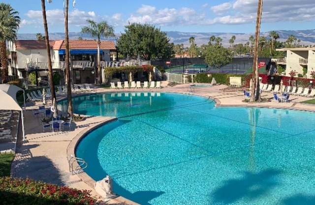 Prime South Palm Desert Condo Located in Shadow Mountain Gated Resort