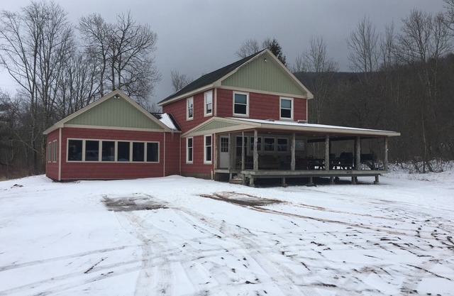 Private 6 bedroom Retreat minutes from Hunter & Windham Mountains, sleeps 14