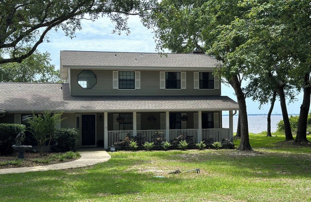 Private Bayfront Escape near Destin and 30a.