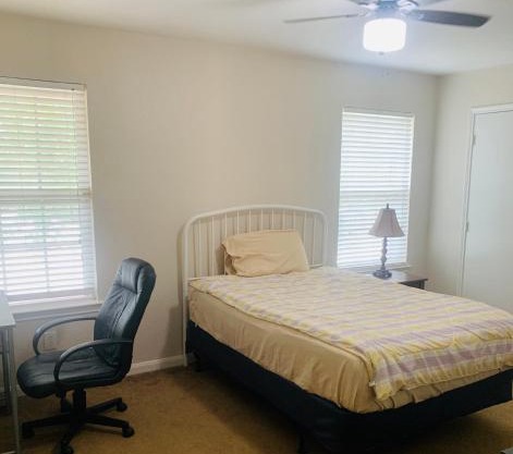 Private Cozy Lock Room 1