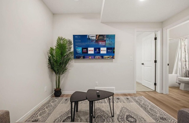 Private Getaway » Sleep 4 » Full Kitchen » Parking