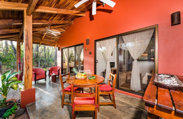 Private Jungle Beach Surfhouse>Fast WIFI>Equipped Kitchen>Laundry>Fenced>Parking
