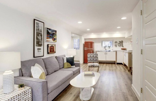 Private Studio, Historic Home in Heart of DC