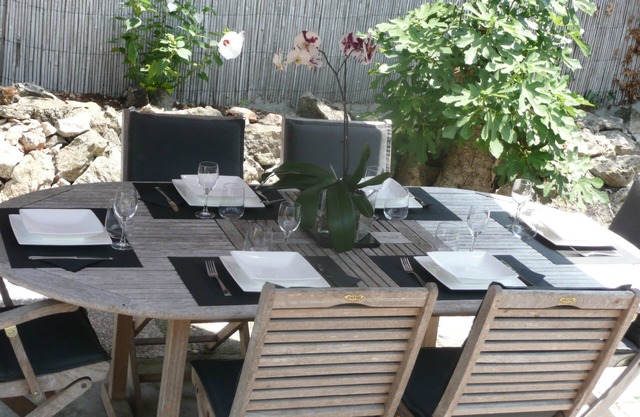 Private Villa 90m², 2 bedrooms (4 pers), private pool & garden, very quiet