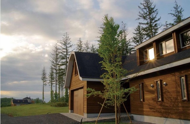 Private villa standing on a beautiful hill in Biei ☆ Vast site of 46,000 square meters ☆ Japanese-Western style room