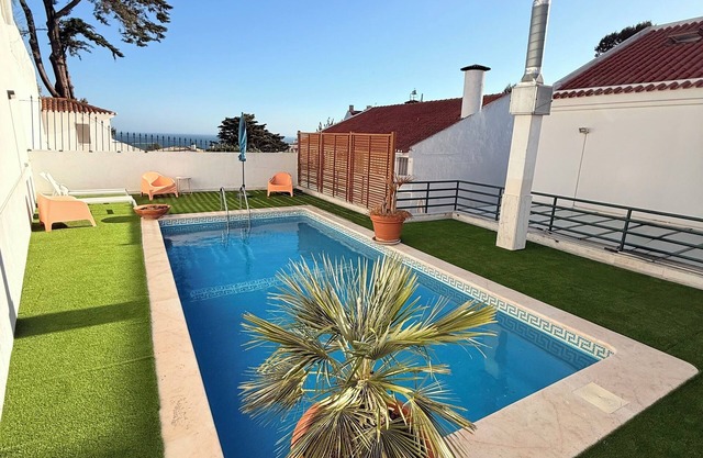 Private villa with swimming pool, bbq and outside area 5 min away from the beach