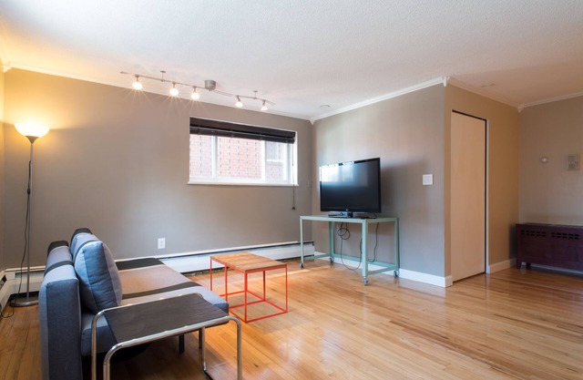 Pvt entrance, CDCcleaning, Whole Foods delivery