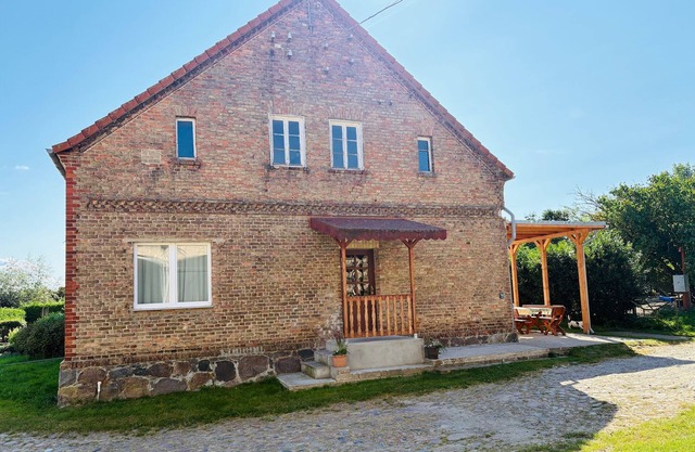 Quiet and rustic ground floor apartment