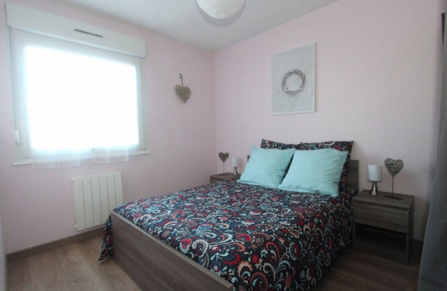 Quiet * apartment with free parking