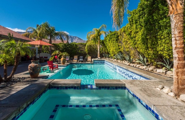 Quiet retreat with fantastic pool and fantastic mountain views