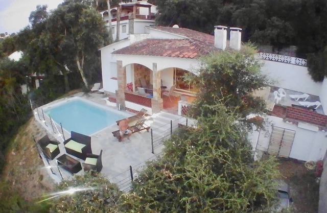 Quiet sea view villa 2.5 km from the beach saltwater pool/three bedrooms