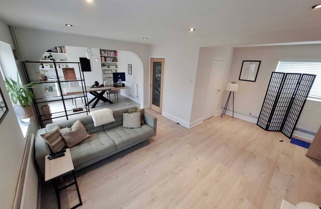 Quiet Village Home 30 Mins from Cambridge – Comfortably Sleeps 5