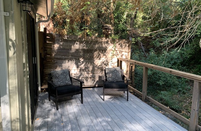 Redwood Cottage near Point Reyes + hiking 2br/1b