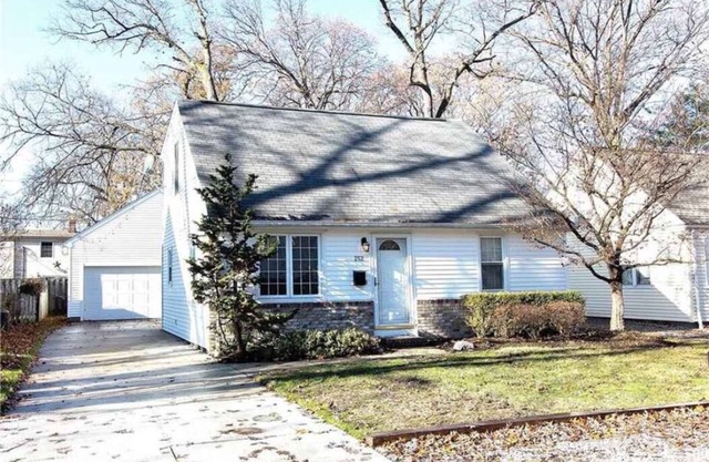 Relax close to the lakefront! Three bedroom Avon Lake retreat just steps away.