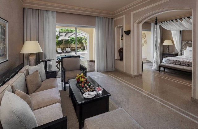 Relax in Oasis Room Near Makadi Water World Aqua Park – Short Drive