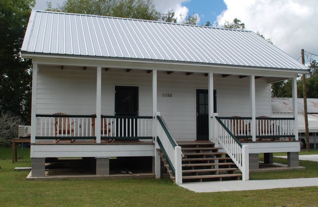 Relax on the Bayou in our 'Little Cajun' Cabin