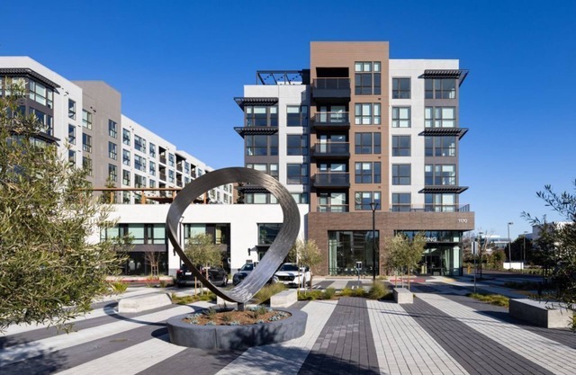 Relaxing Avelle 2BR Condo – Family Friendly, Pool + Hot Tub