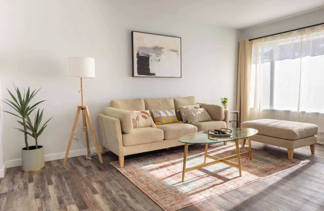 Renton lovely 2-bedroom apartment free parking